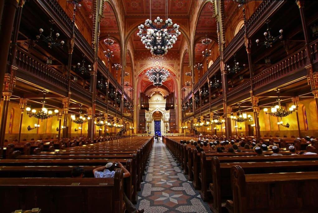 Quiet Home At Synagogue Budapest Eksteriør billede